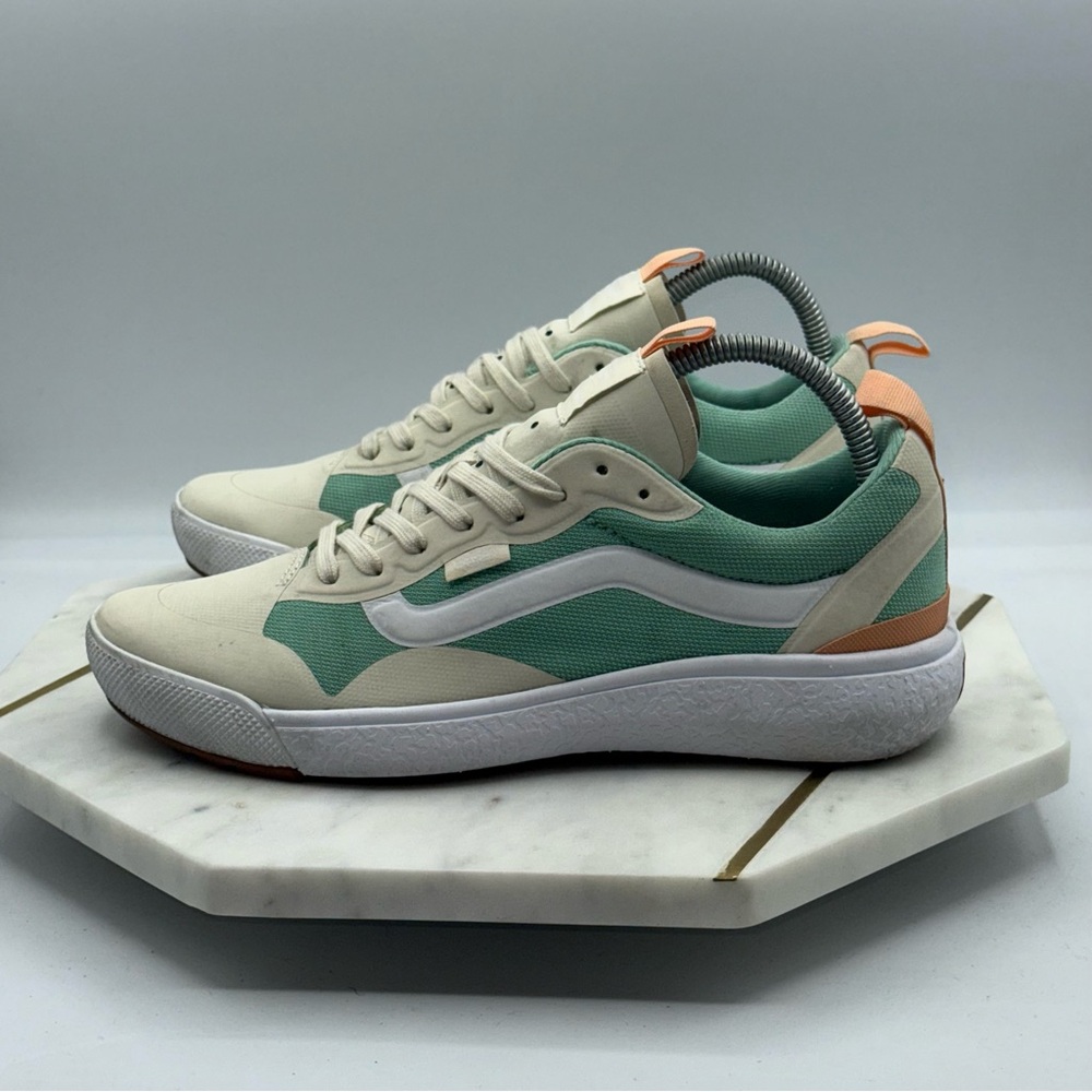 Vans Women’s Ultrarange EXO Size 9